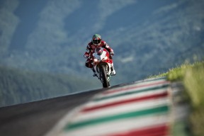 leyu乐鱼-哈兰德目前英超射手榜领跑（15场23球，13球领跑英超射手榜），哈兰德 英格兰队